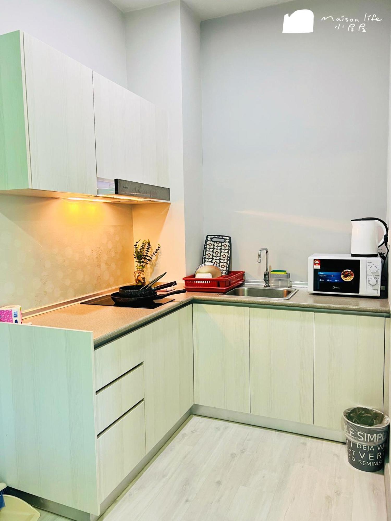 Maison Life 小居屋 Jesselton Quay Citypads Kota Kinabalu Bagian luar foto