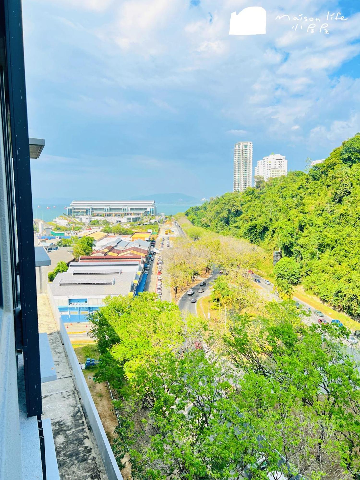 Maison Life 小居屋 Jesselton Quay Citypads Kota Kinabalu Bagian luar foto